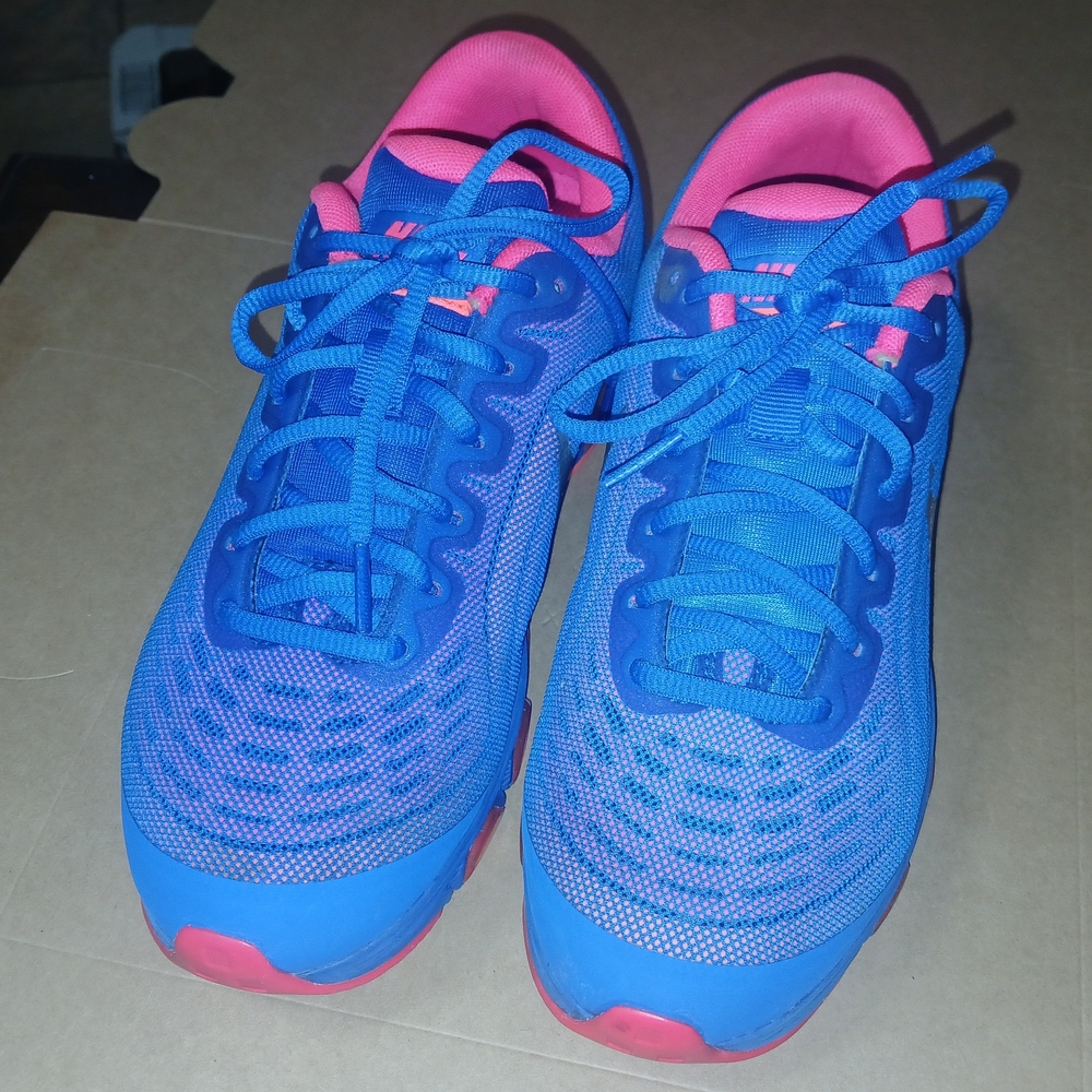 Nike Women's Blue and Pink Athletic Shoes